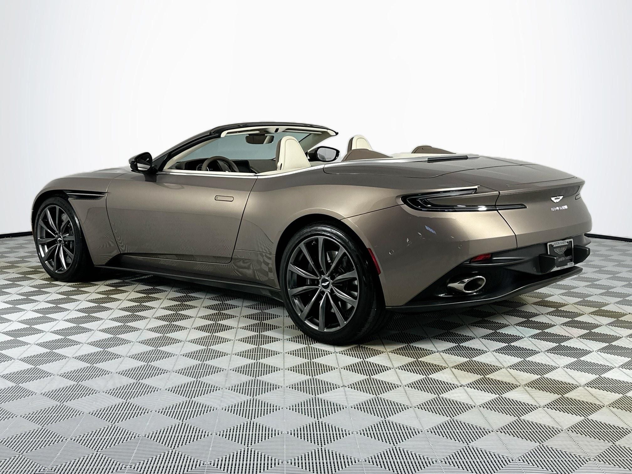 aston martin db11 2019 SCFRMFCW7KGM07047 image aston martin db11 2019 SCFRMFCW7KGM07047 image